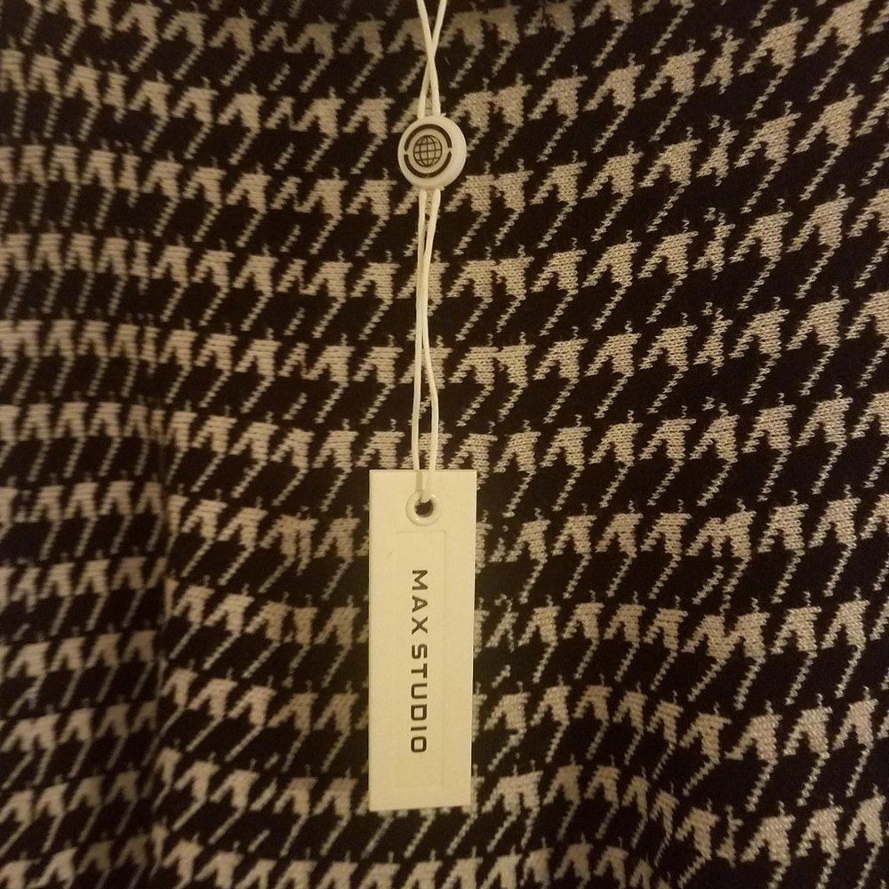 Max Studio Houndstooth Black & Cream Sweater Skirt - Picture 5 of 11